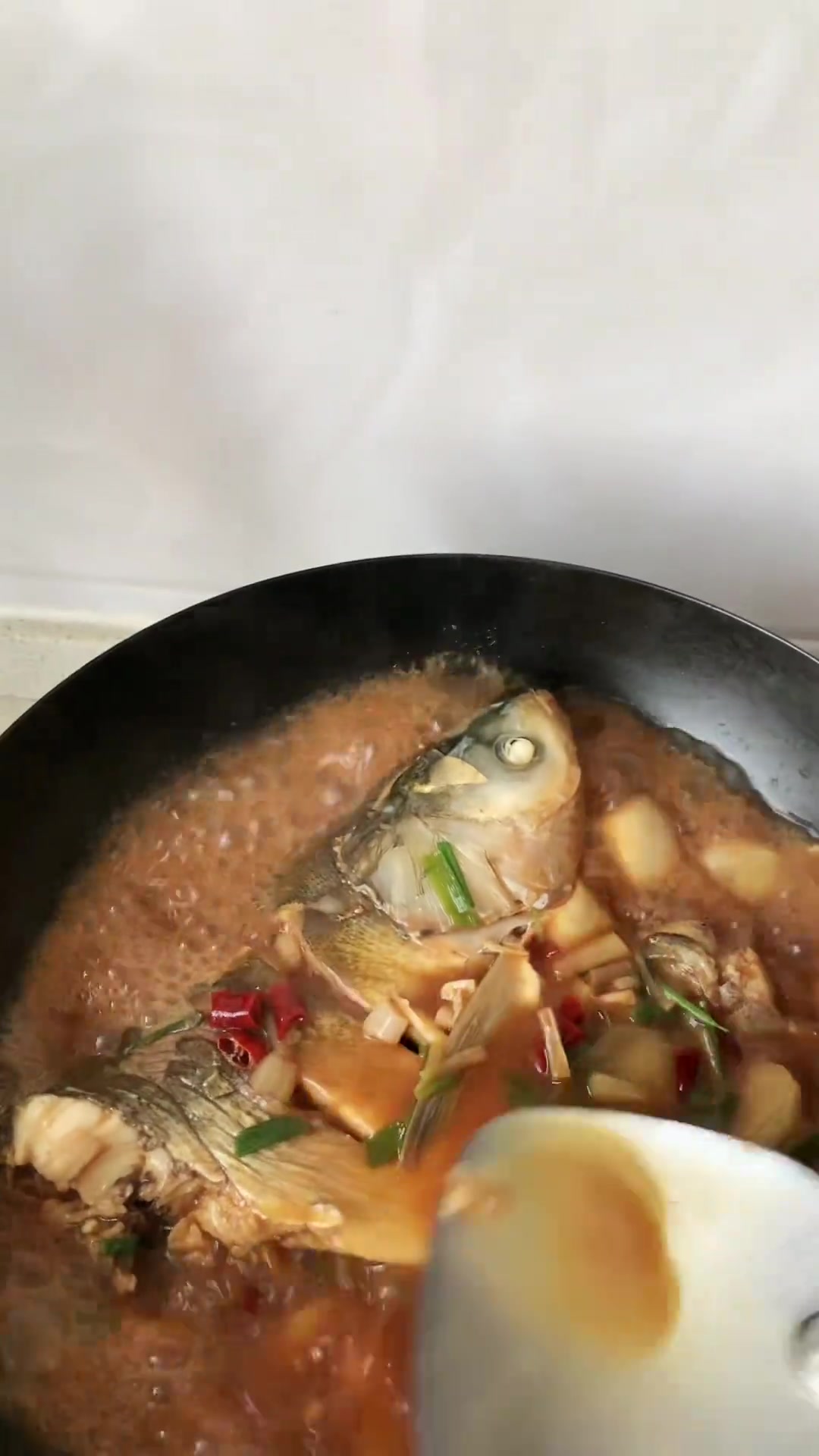 现做现拍鱼烧萝卜,野生黄鳝划丝,鱼汤泡饭超赞