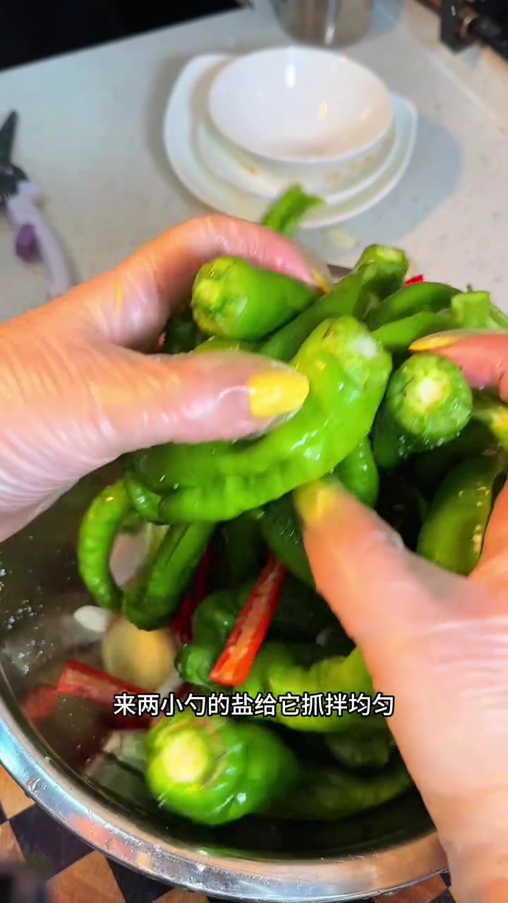 这小辣椒咸菜配点粥这不绝了嘛～