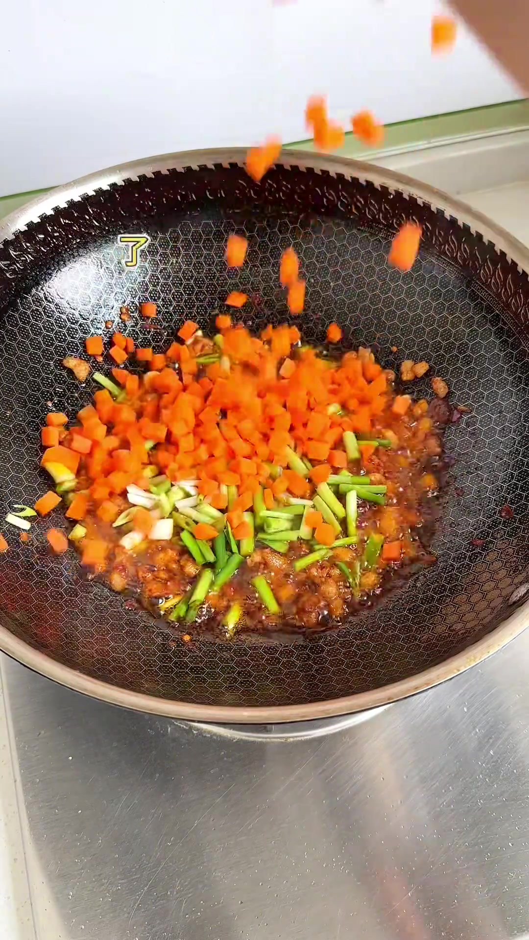 在我家菜单上10年,还很受欢迎的三丁打卤面来啦