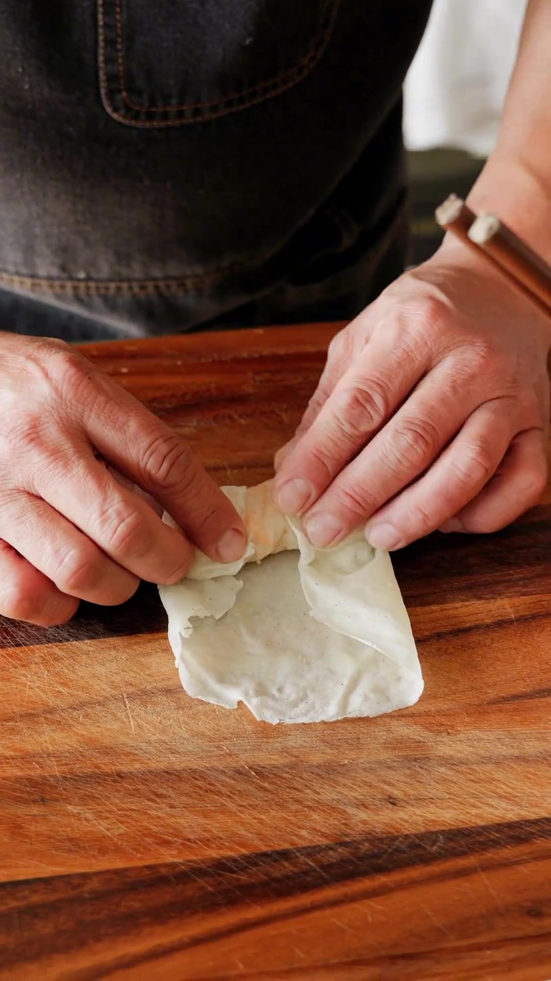这样做的春卷外皮酥脆,馅料咸香鲜甜。超级无敌好吃