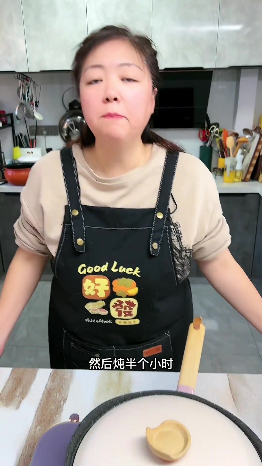 作为一个东北人,冬天第一道菜必须是大棒骨炖酸菜