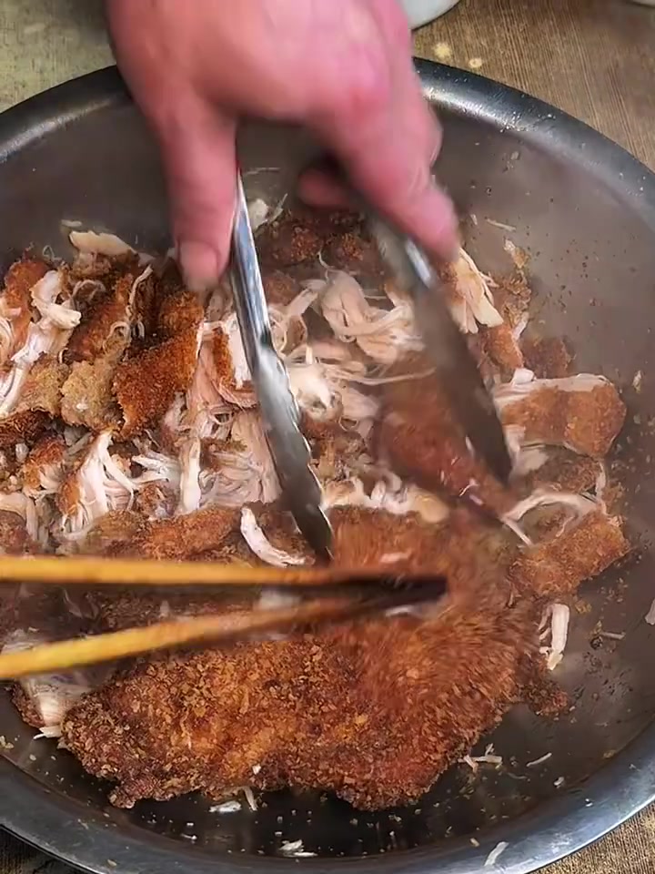 夜宵一起去吃手撕大鸡排!