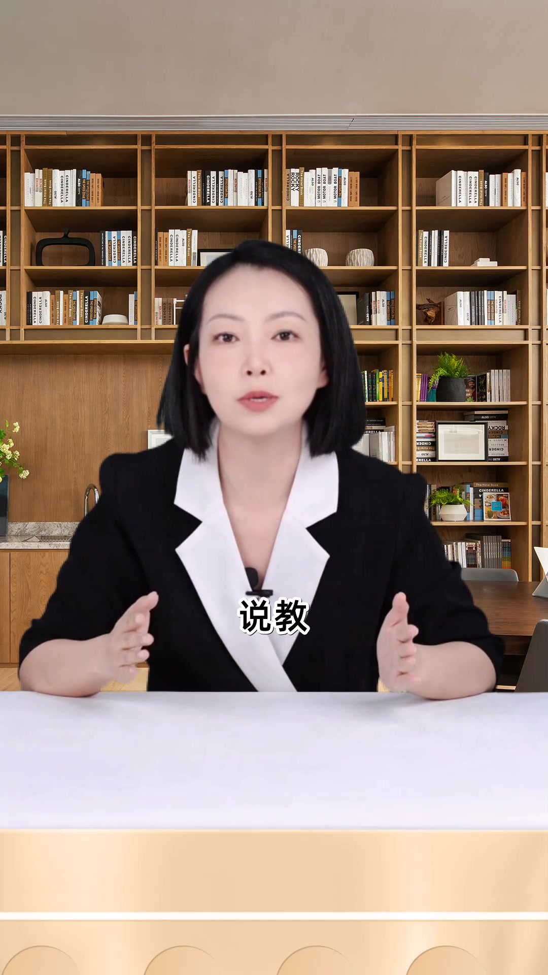 绘本推荐好饿的毛毛虫云朵面包小蓝和小黄