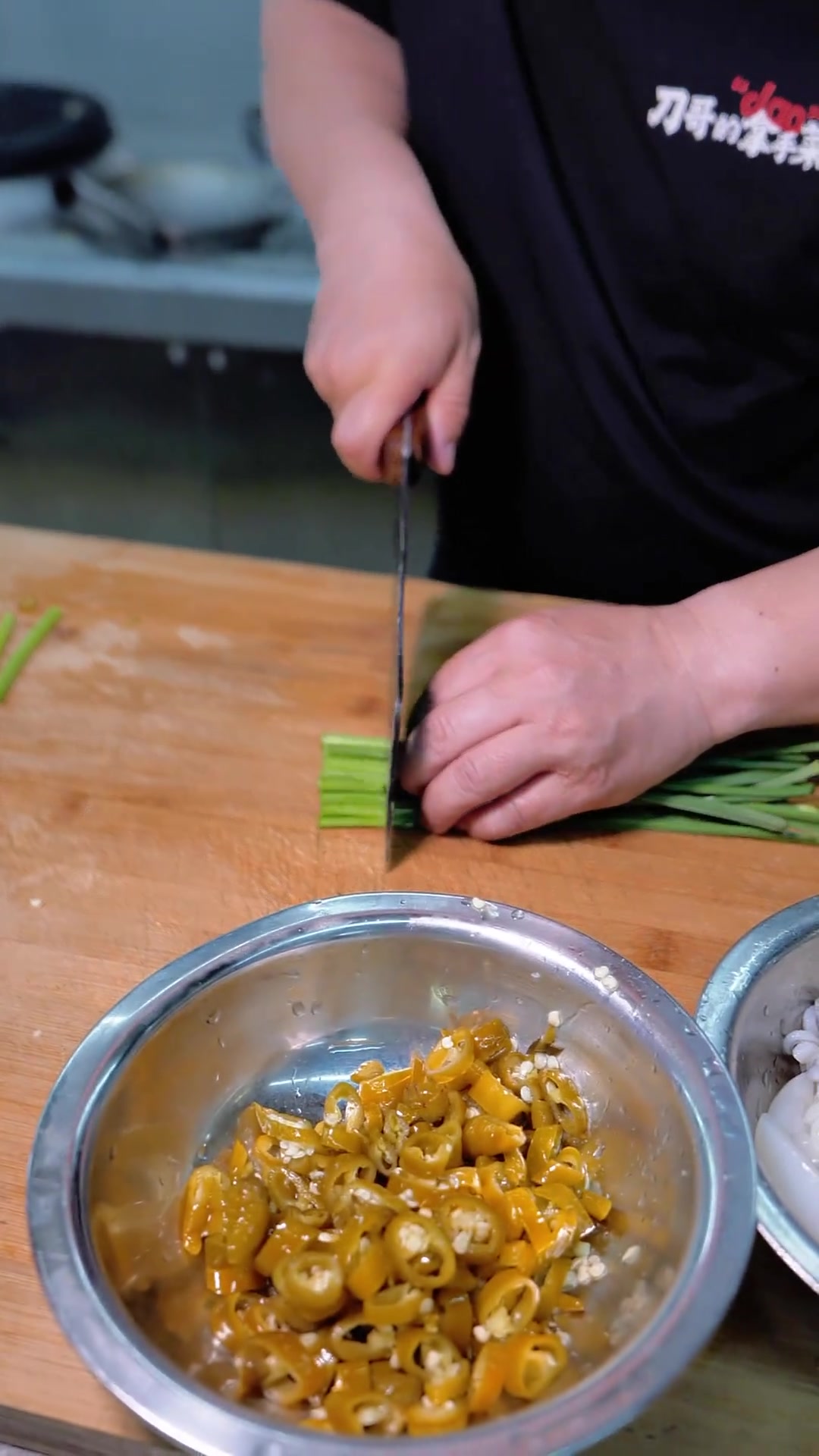 鲜香酸辣,美味墨鱼仔的味蕾享受