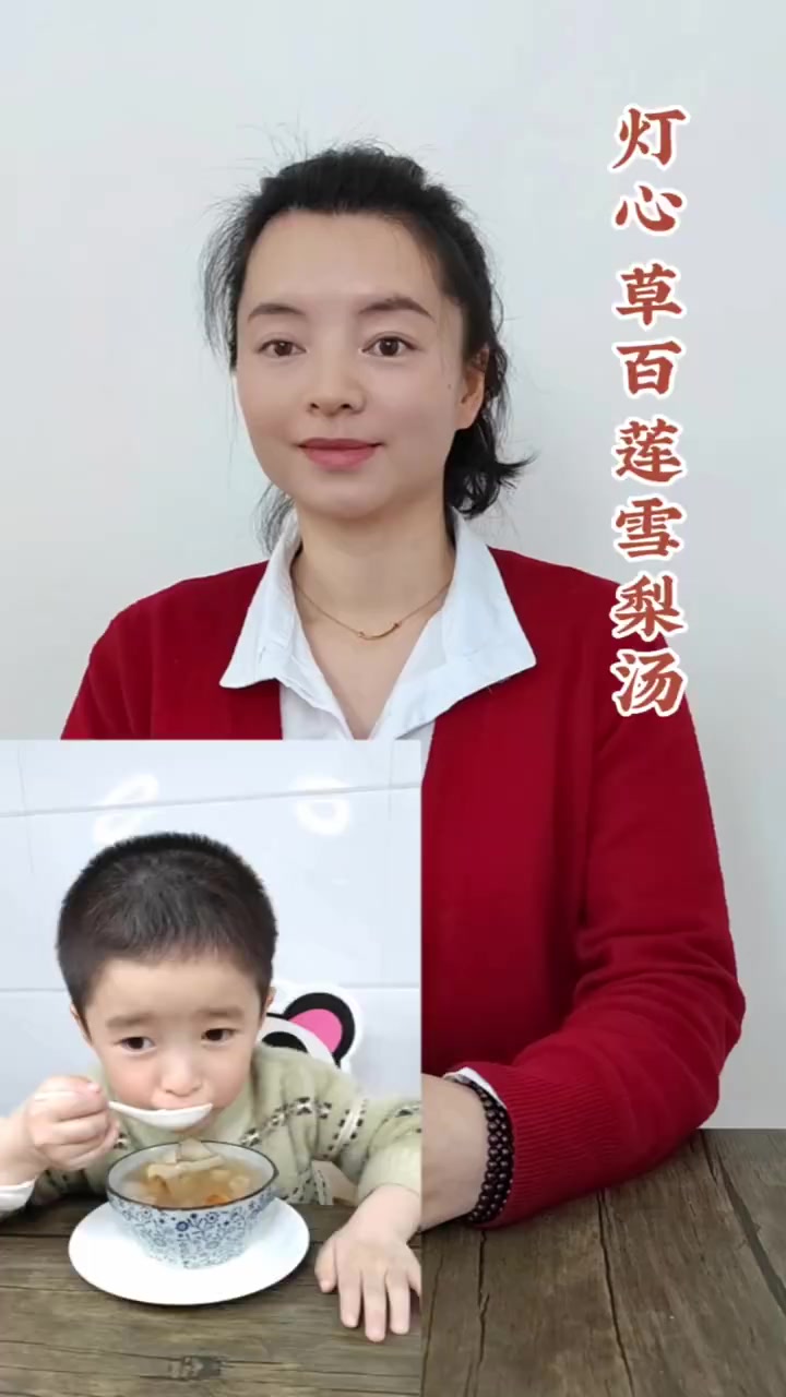 小儿是阳常有余,阴常不足,晚上容易燥热踢被子,盗汗,另外胃积热也容易盗汗。可以试一试灯心草