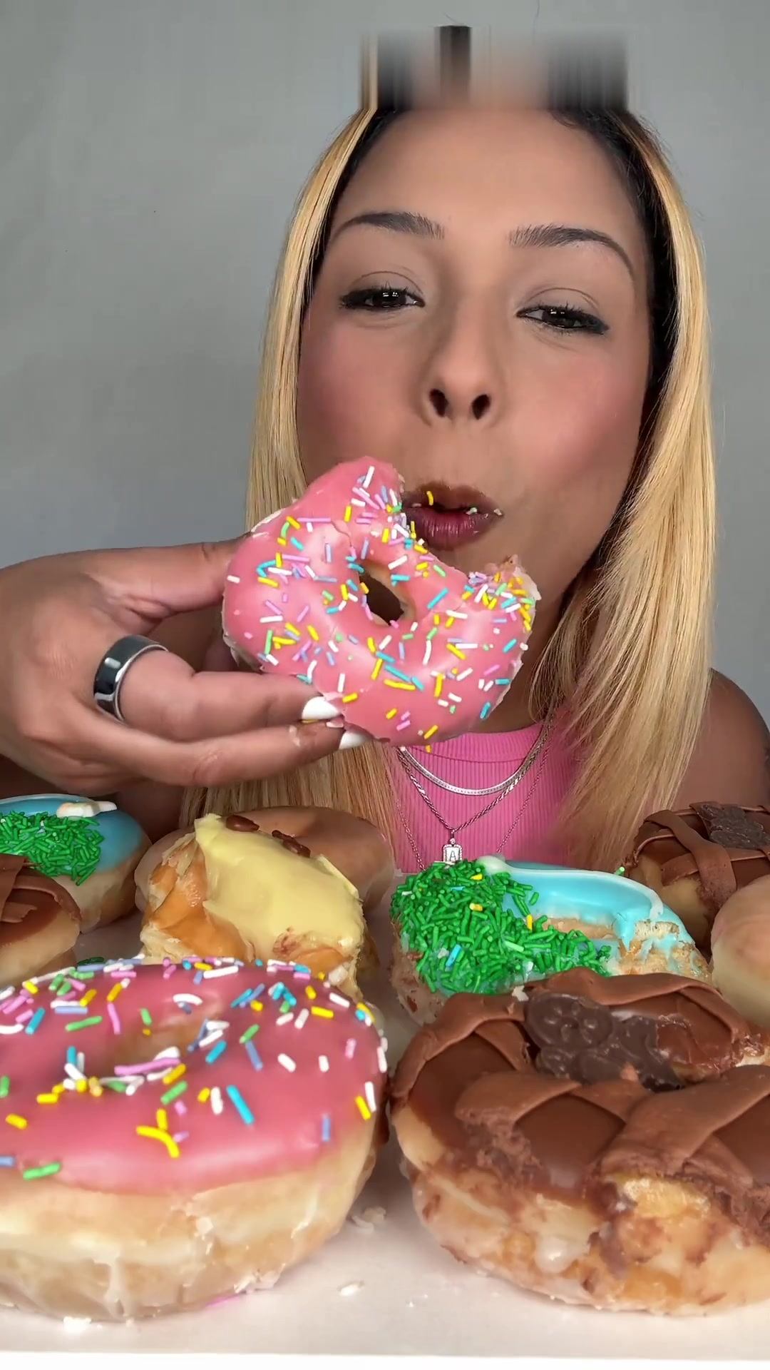 复活节主题甜甜圈