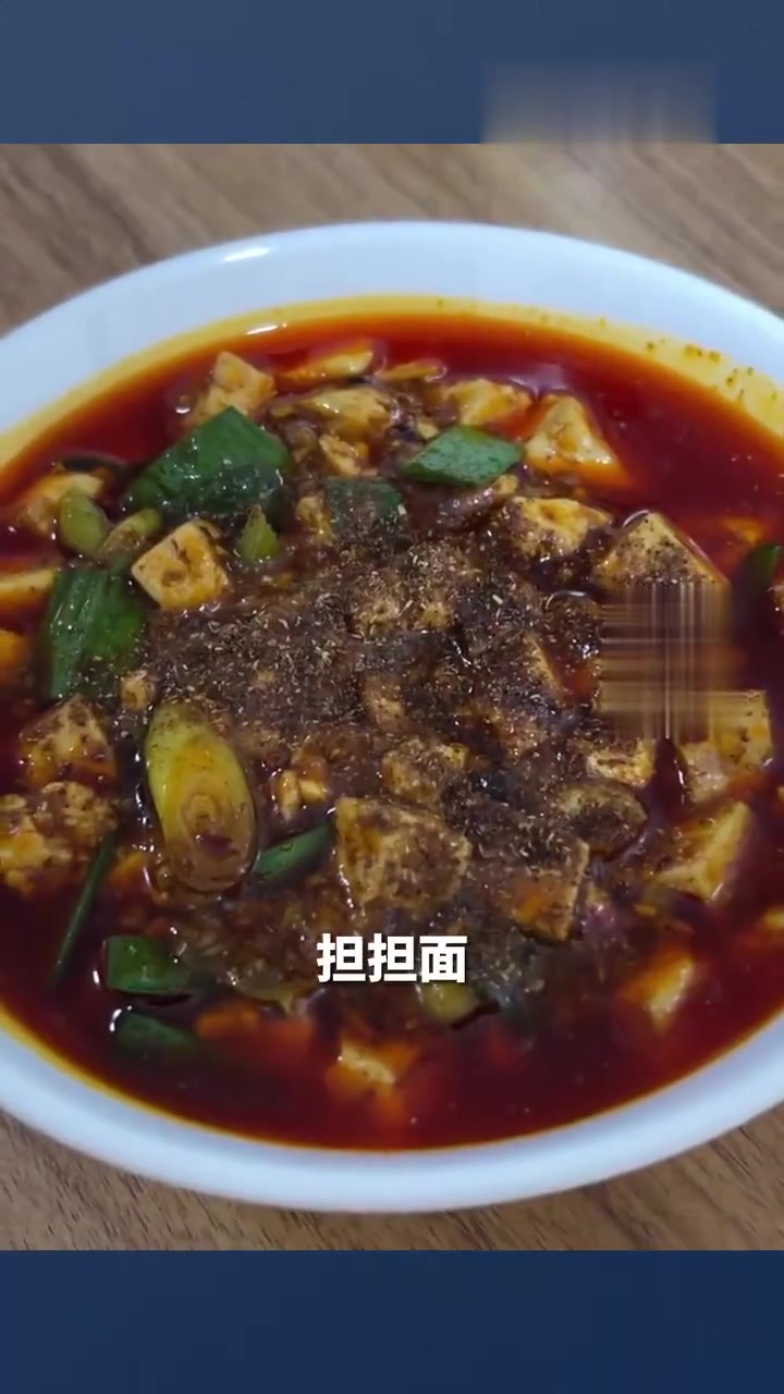 耶伦抵京后直奔川菜馆,老川办餐厅工作人员:他们提出要坐在大厅感受热闹的氛围