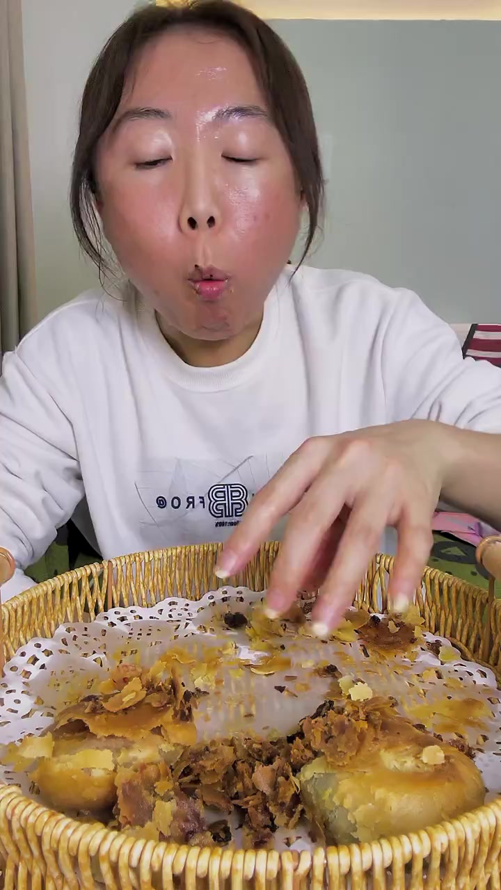 行走的碳水女王裸辞后宅家一顿吃点啥:潮汕朥饼,面包,盖浇饭,面条