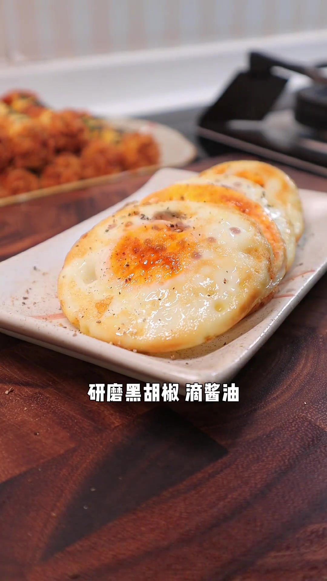 吐司面包做成肉松吐司卷,边边烤一烤 又脆又好吃儿童营养早餐