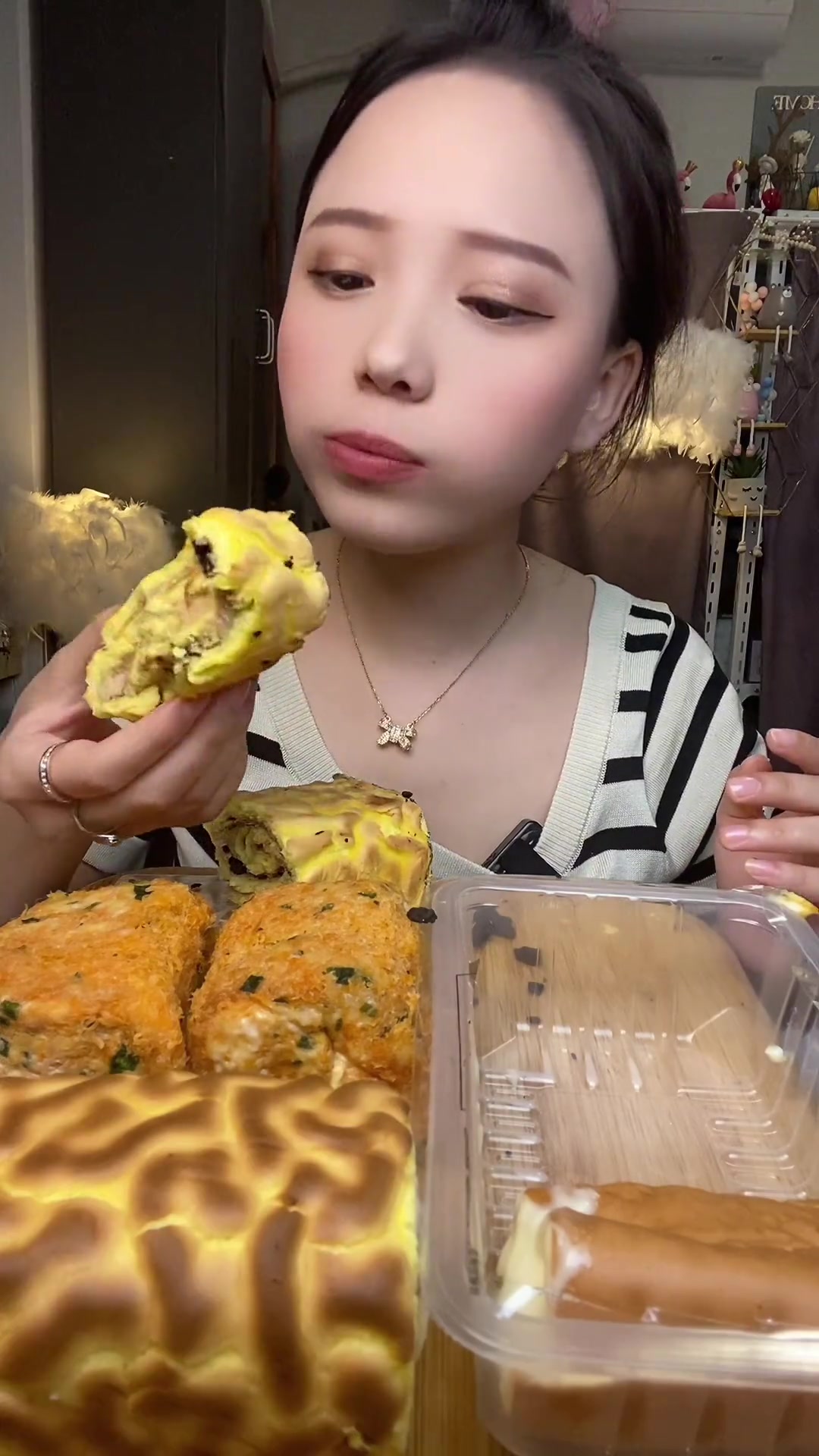 酱多多系列来袭,香葱肉松卷与乳酪小卷,空口吃酱超赞