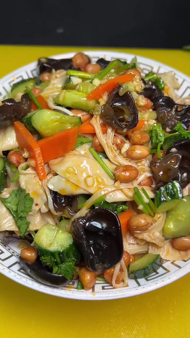 清爽解腻小凉菜教程!大豆皮木耳金针菇这样拌超好吃