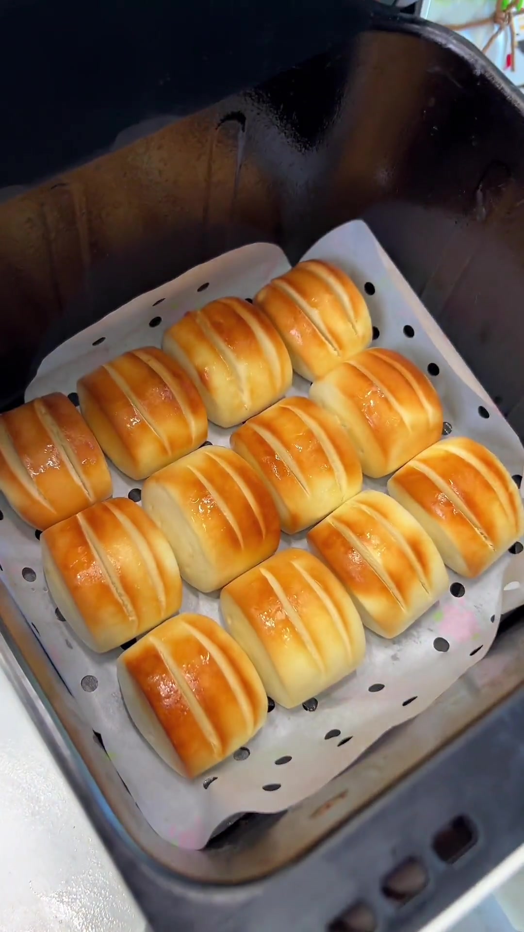 想吃炼乳小馒头?在家用几毛小馒头就能做,简单又奶香足