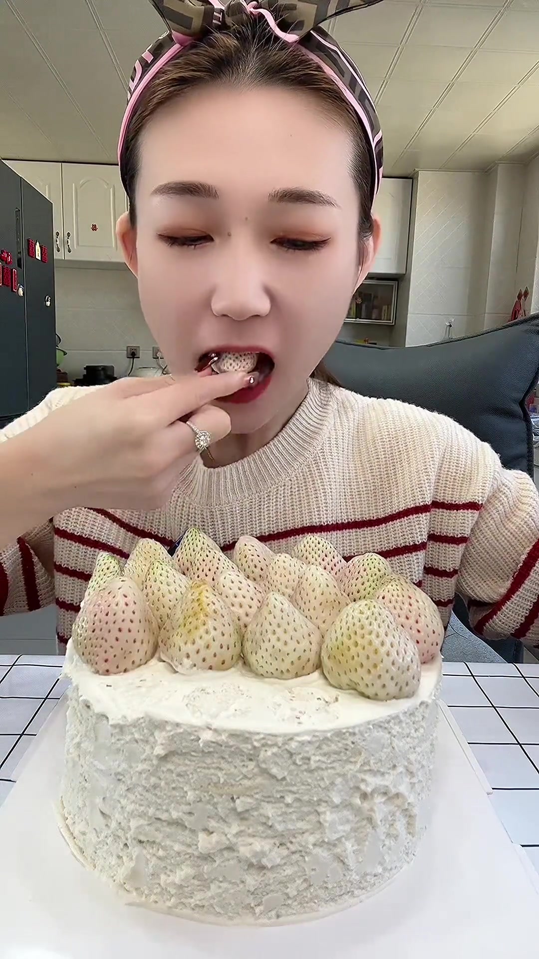 白雪公主草莓蛋糕