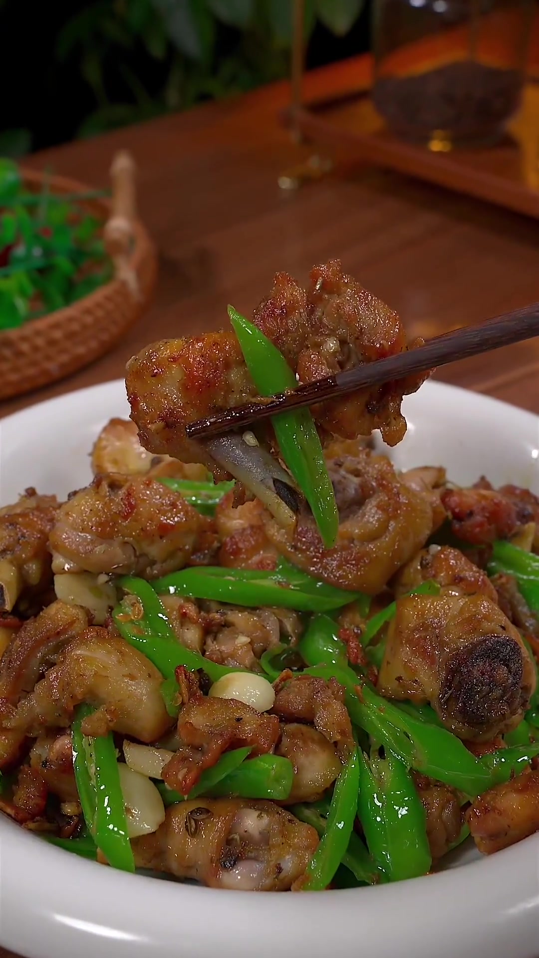 以后想吃鸡就这么做青花椒炒鸡,麻辣清香超好吃