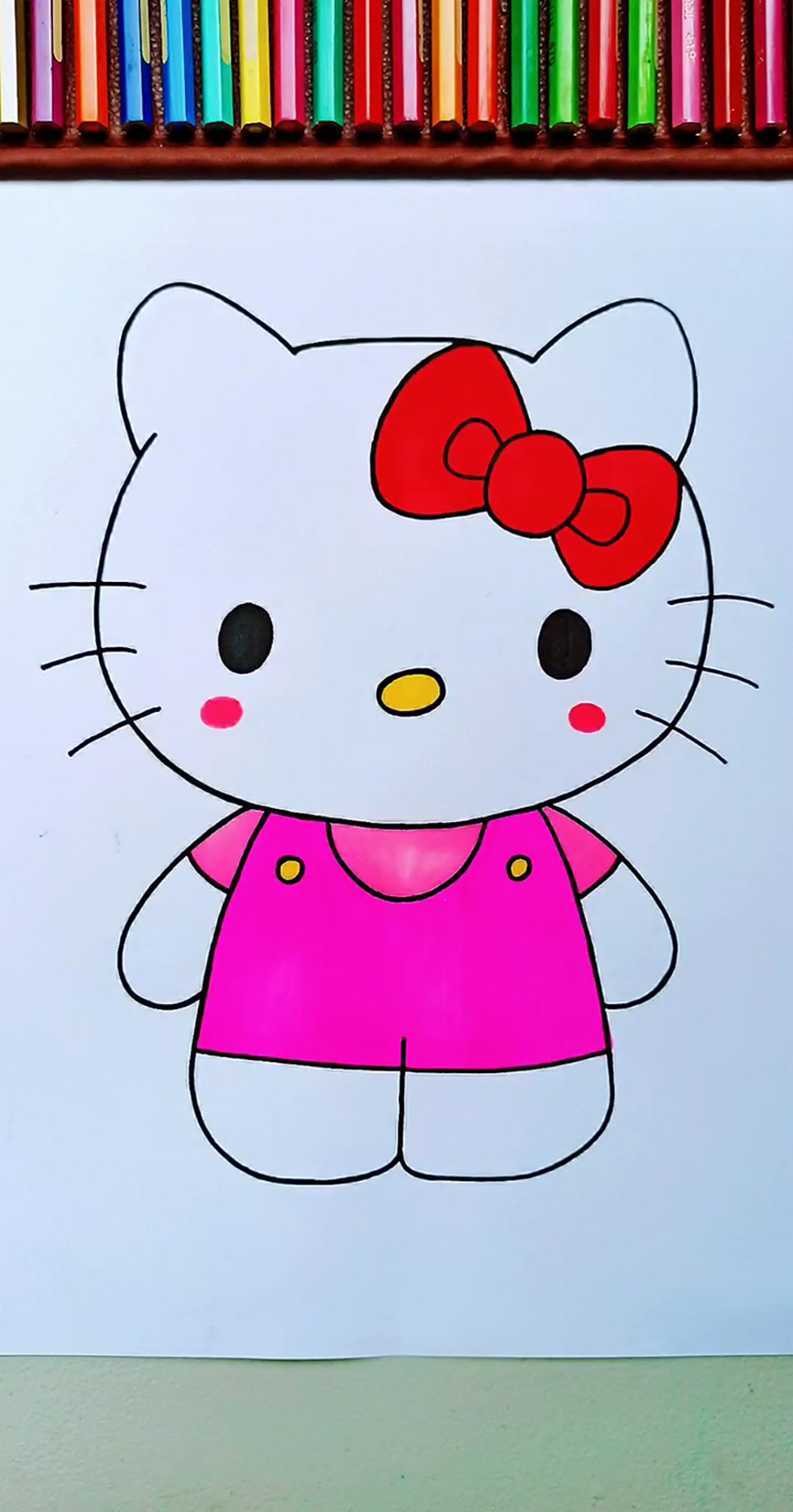 可爱三丽鸥凯蒂猫主题手绘简笔画教程:新知创作人系列作品集
