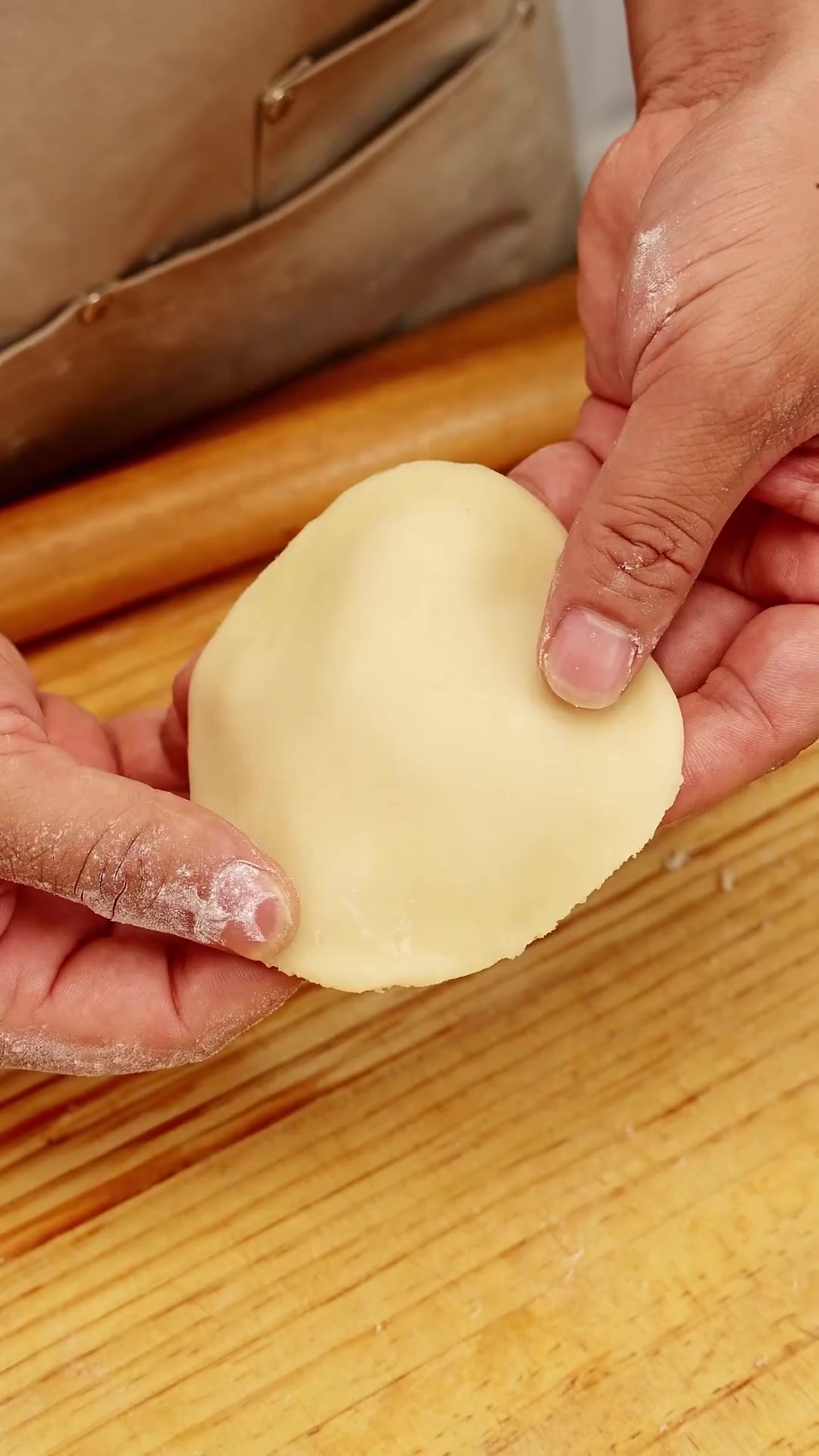 吃板栗的季节,做纯手工板栗酥饼,不用烤箱在家就能做