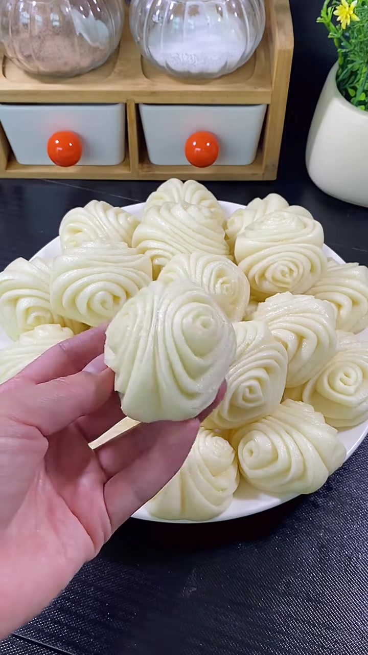 这才是真正的蒸花卷,蓬松柔软,非常好吃