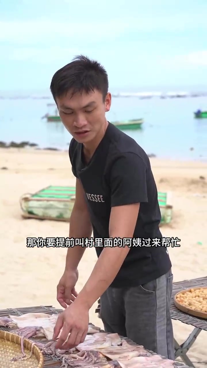 这个深海母鱿鱼炖鸡汤,味道还真不错,味鲜有营养