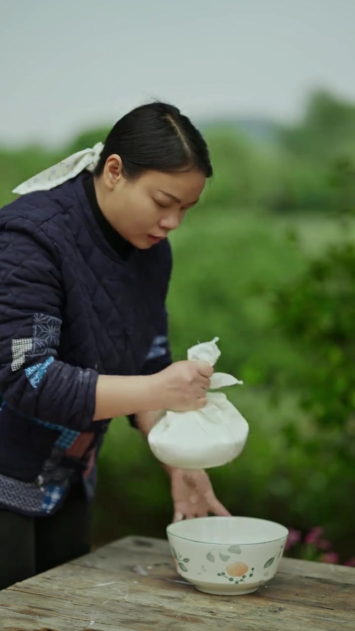 胃口不好,做些甄嬛喜欢吃的藕粉桂花糖糕