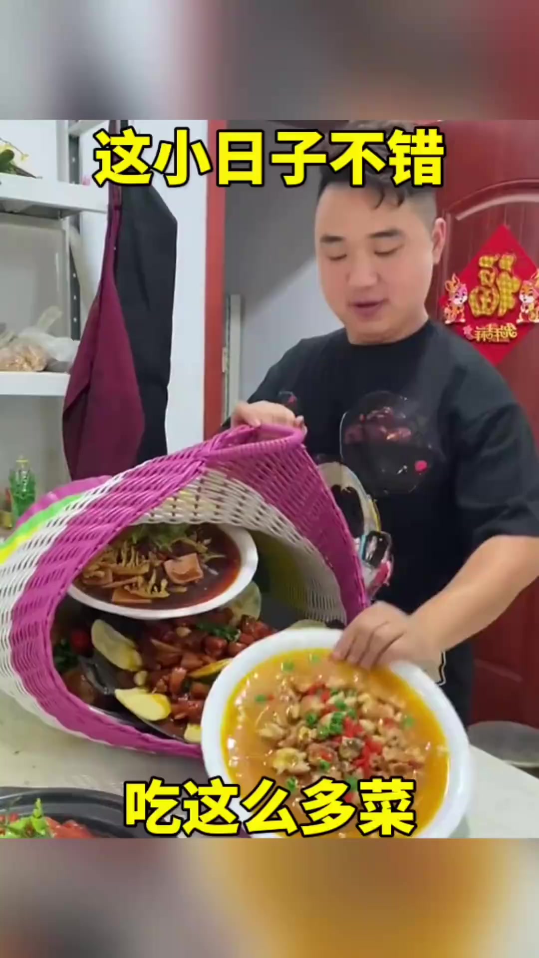 大哥将家改装成饭馆,凭美食样品吸引顾客生意火爆