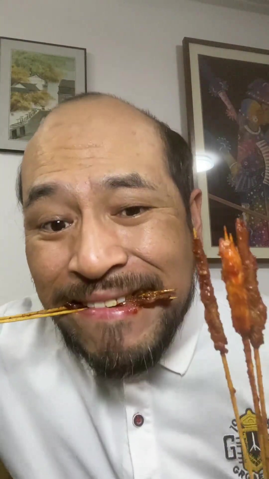 今天吃小老婆奖励的一把小牛肉串,哎呀我去,真爽