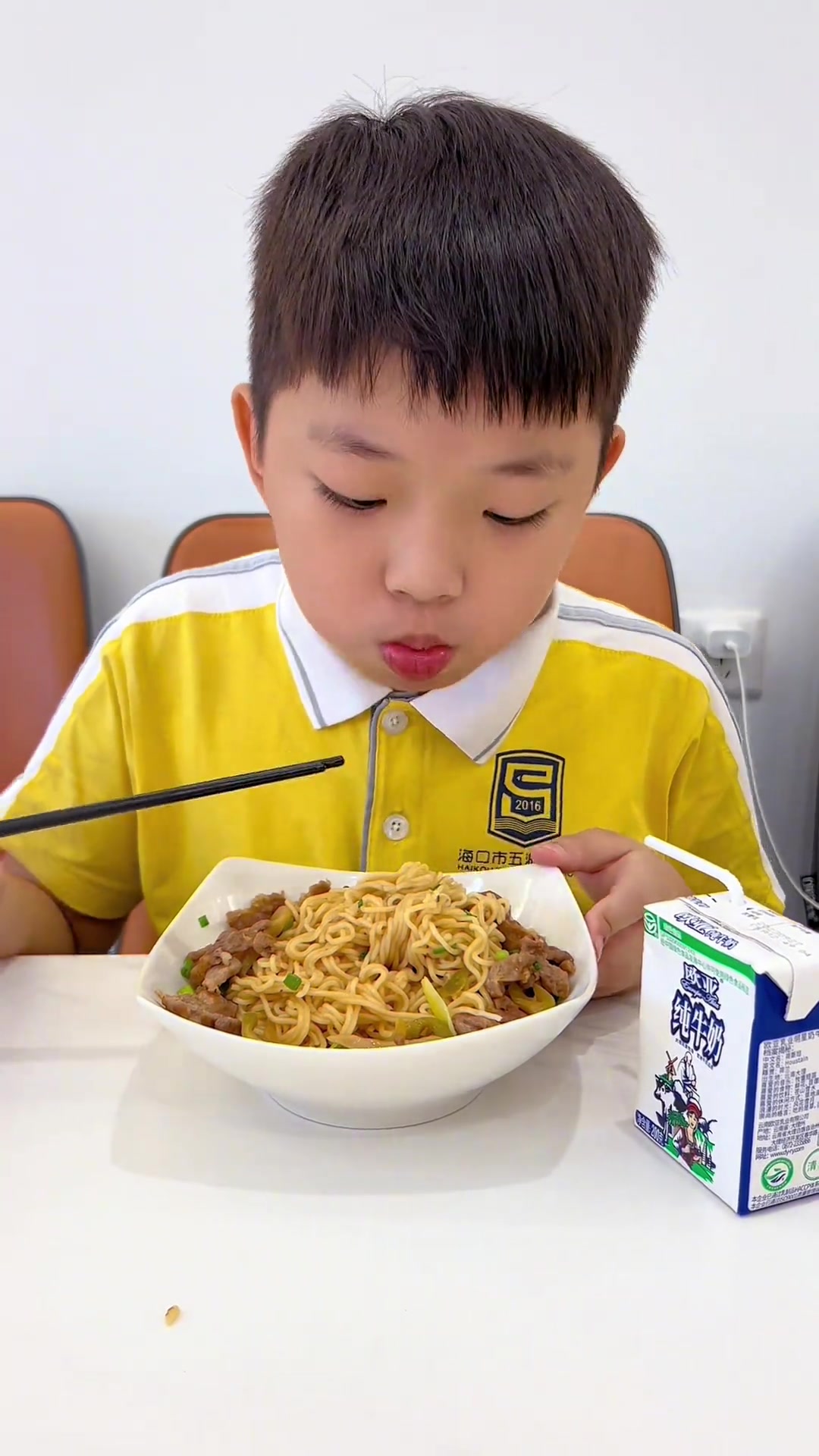 榨菜瘦肉蒸面,营养好吃不上火