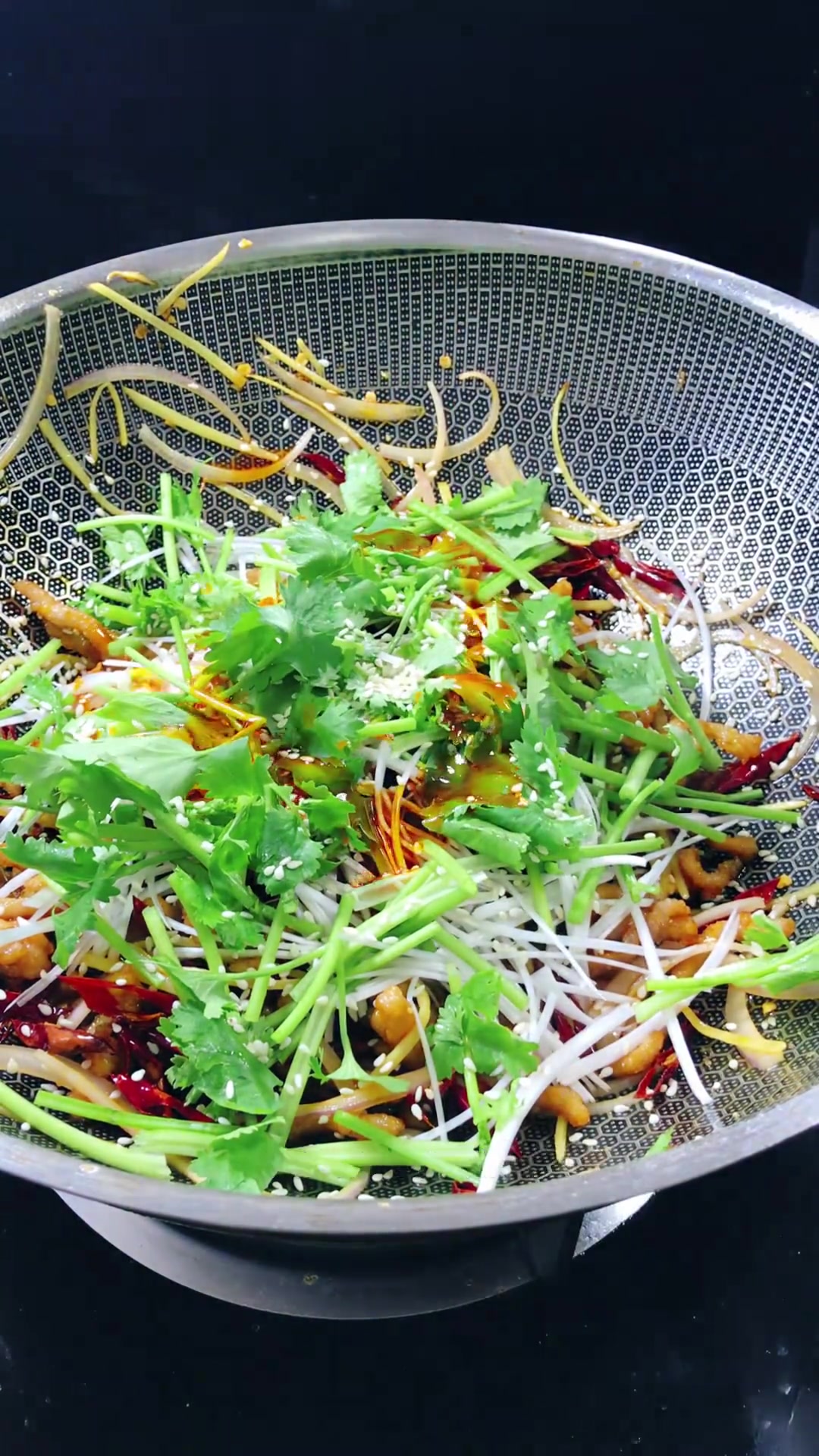 在家做饭店同款香辣肉丝,超详细做法来啦!