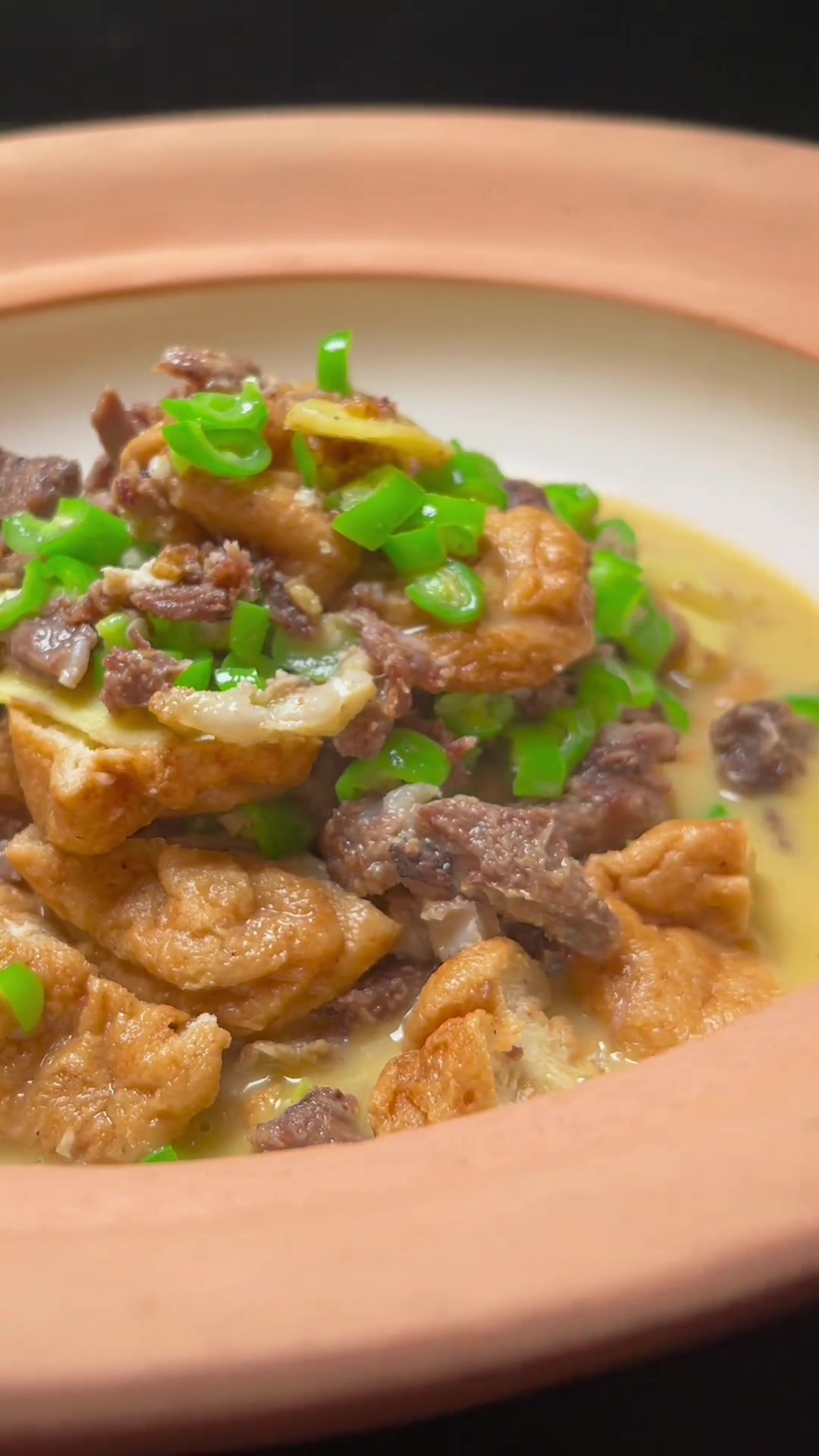 油豆腐焖削骨肉