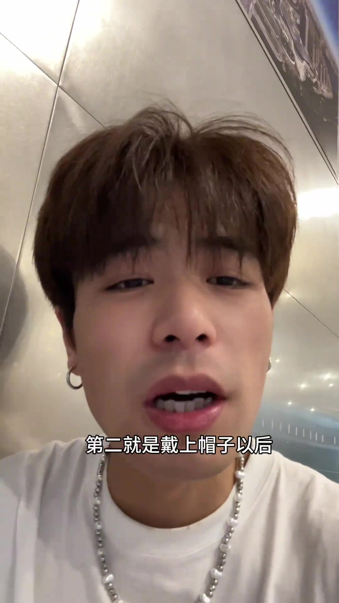 戴帽子帅的兄弟们,才是真的帅,男士发型与氛围感