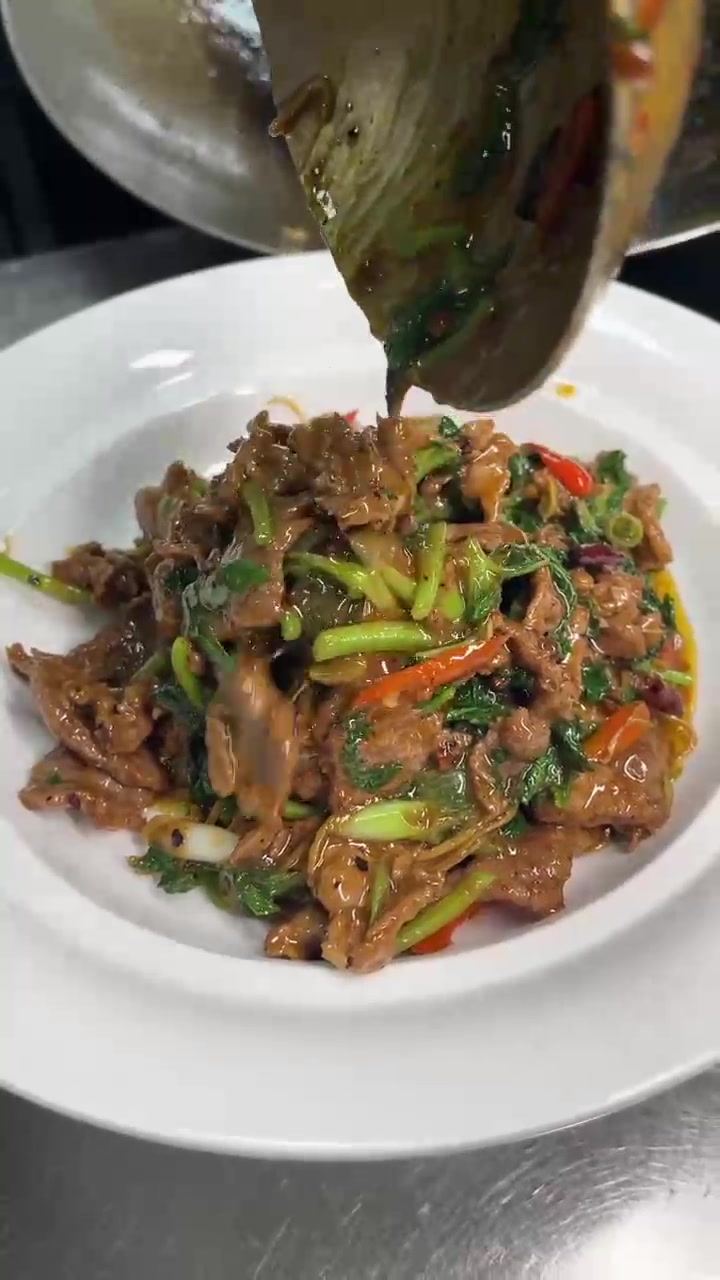 被低估点云南菜之薄荷炒牛肉,薄荷的清香和牛肉滑嫩的口感真是绝配!超级上头!