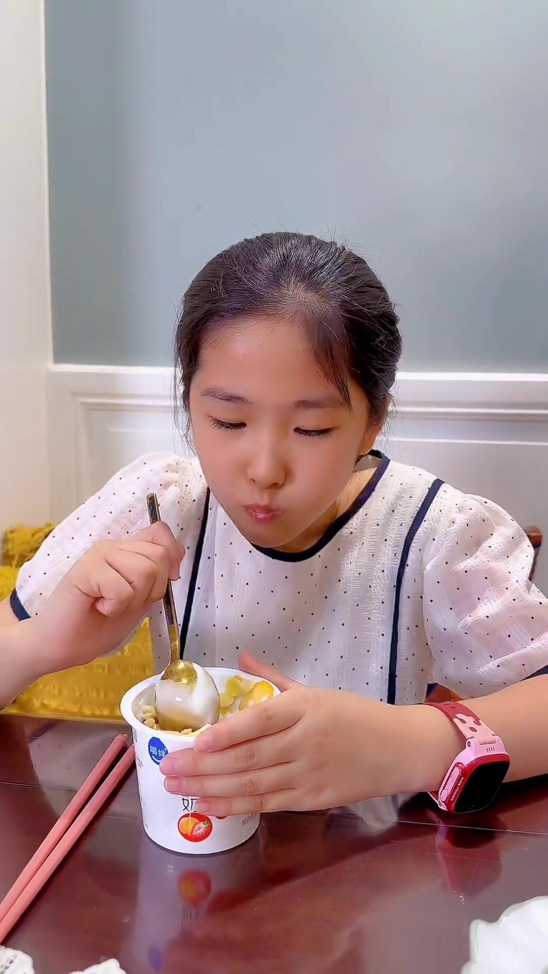 肠仔小面包孩子抢着吃,不揉面超简单!虾仁鸡蛋饼营养美味!