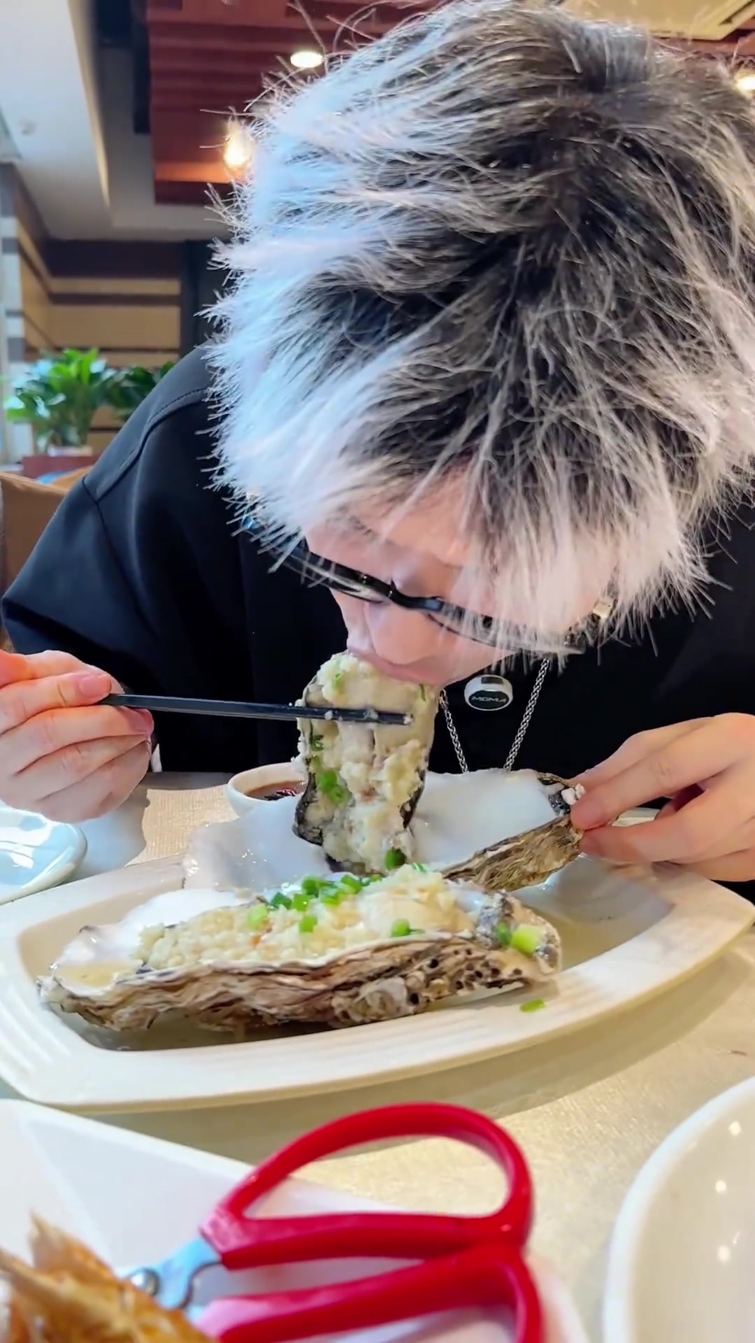 广州最大的海鲜市场黄沙,4只泰国皮皮虾2只草虾2个生蚝480块算贵吗