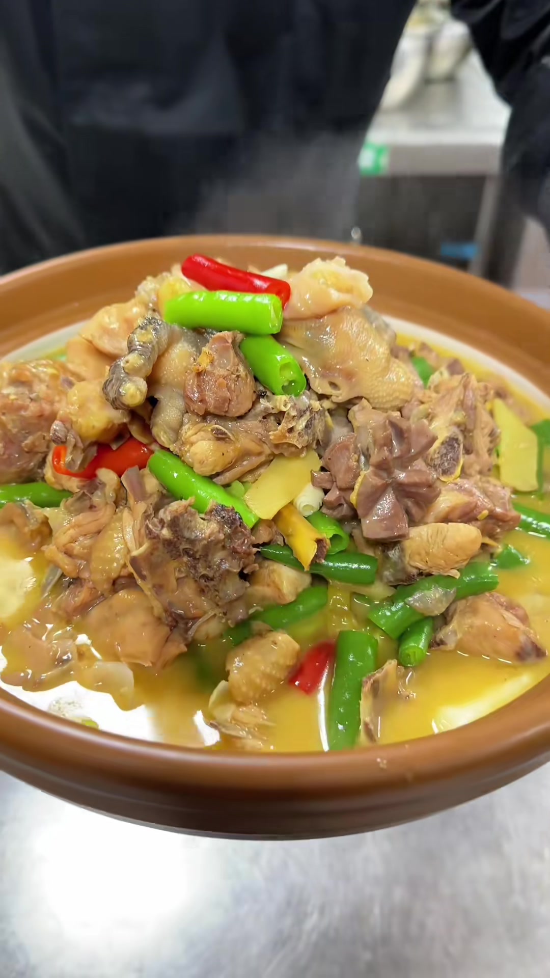 青椒原味土鸡煲