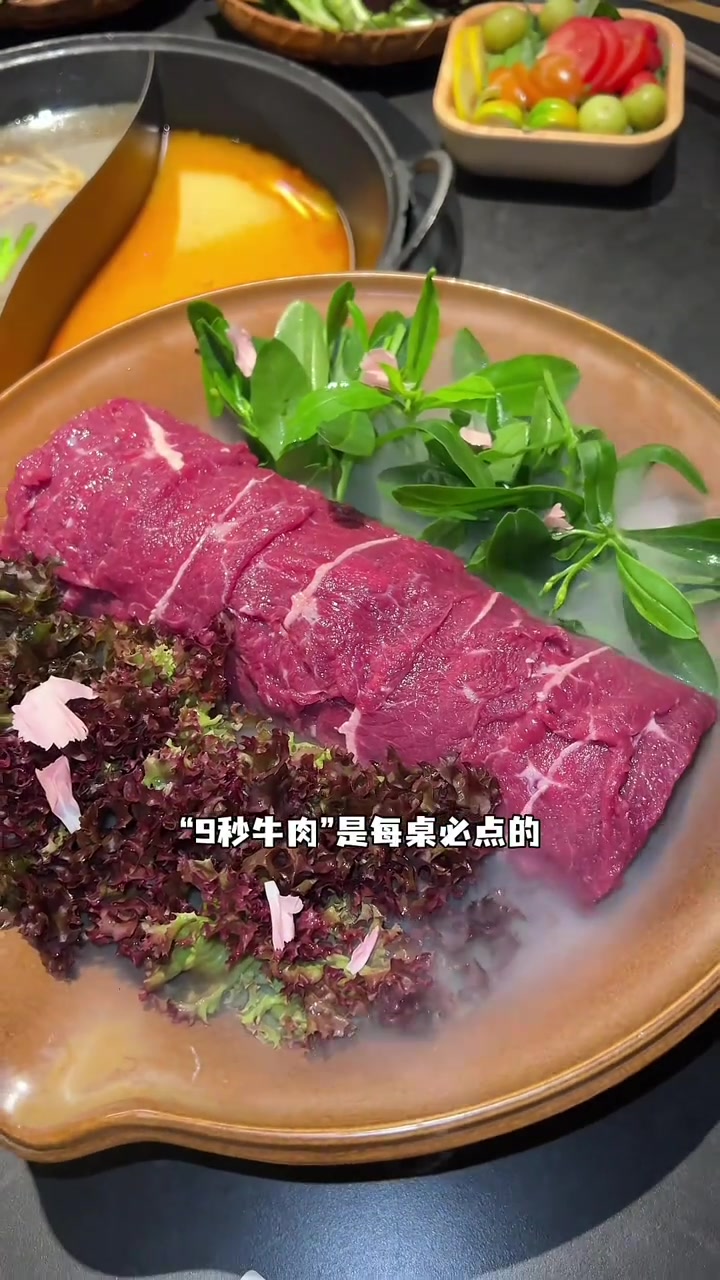 在云门吃到了云南风情鲜花火锅!鲜花+菌菇汤,每一口都是春天的味道!