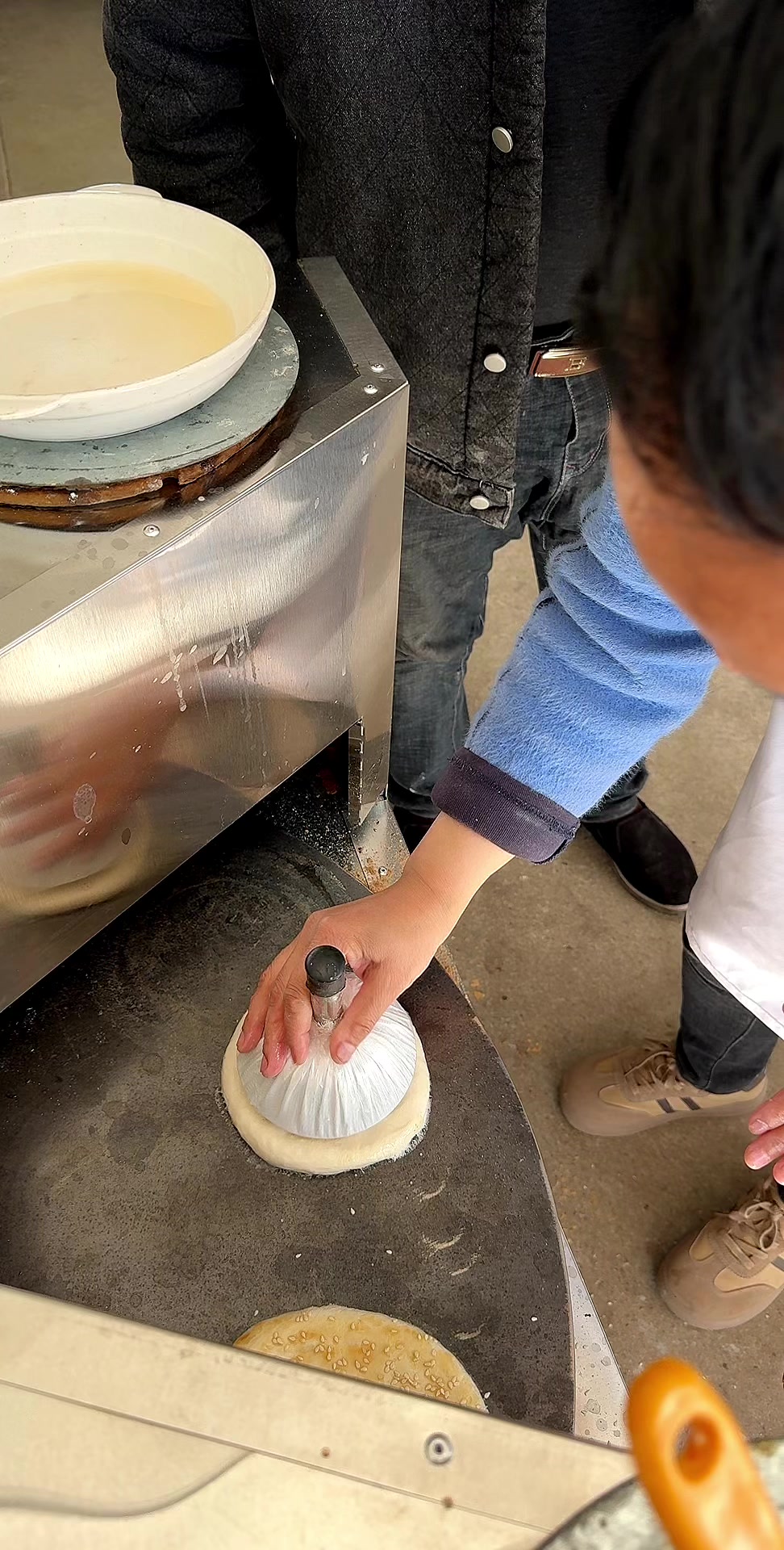 压饼神器轻松做烧饼烧饼机多少钱一台