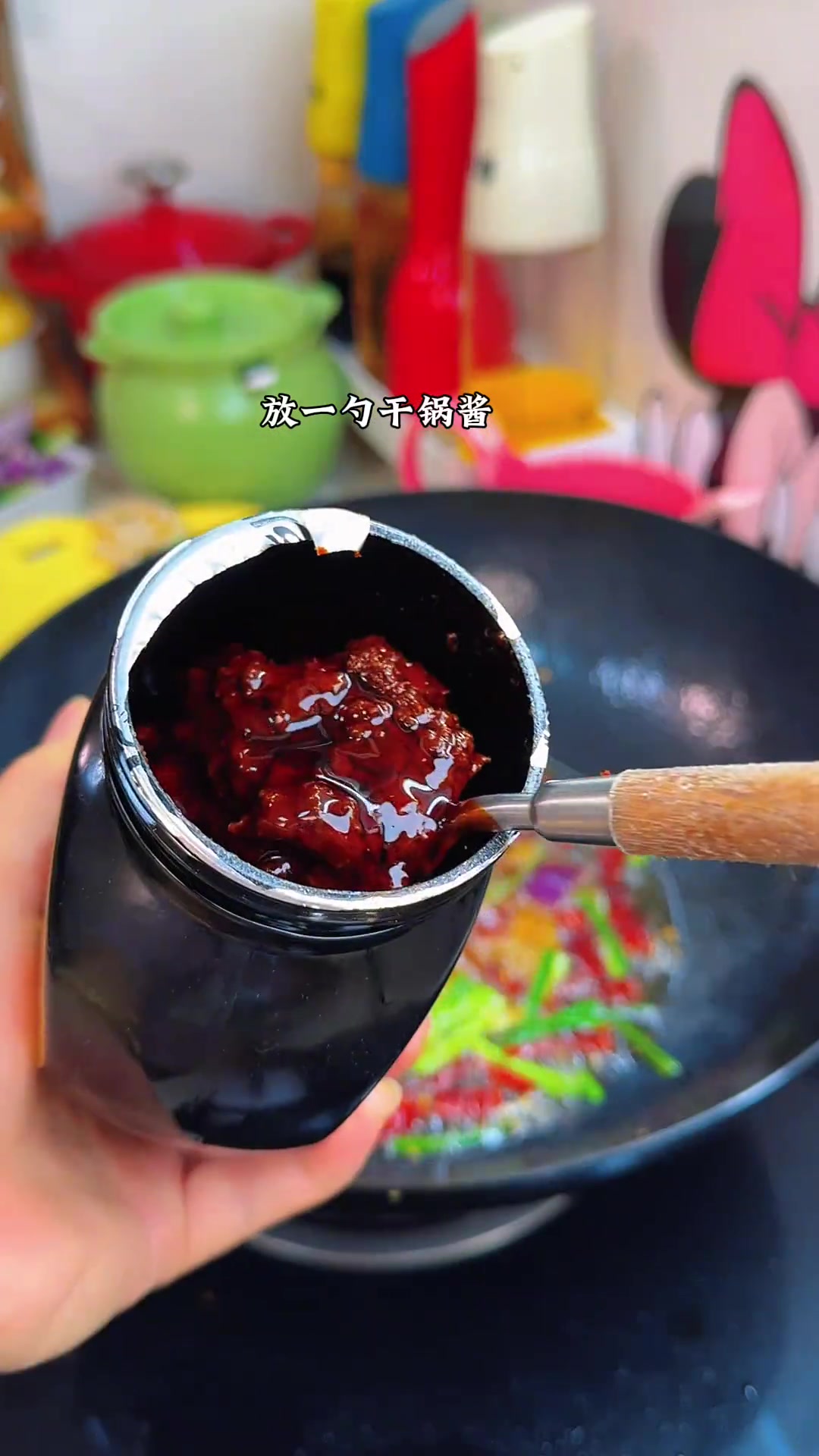 以后买回家的大虾这样做干锅香辣虾,简单好吃还下饭!