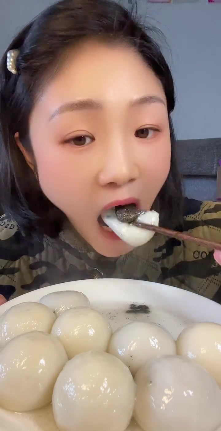 都说过年南方吃汤圆,北方吃饺子
