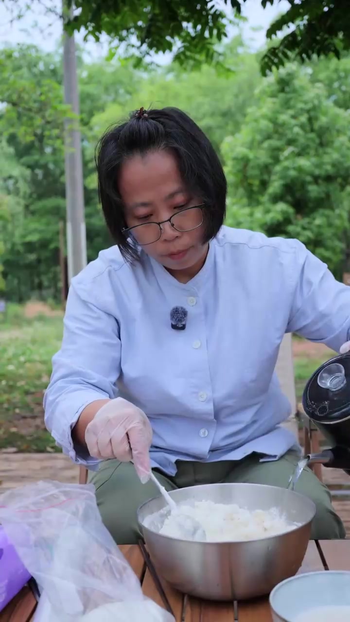 做点鲜花饼吃,五一劳动节,祝每个勤劳的人,都能有机会绽放!