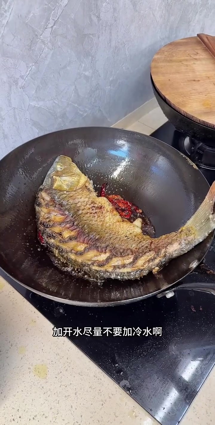 年夜饭菜必有鱼,在家咋做简单好吃又受欢迎?