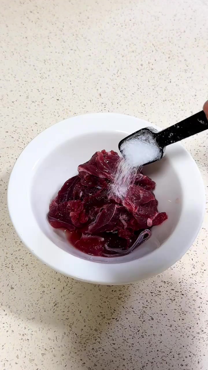 洋葱炒牛肉低卡版做法,超好吃,快去做!