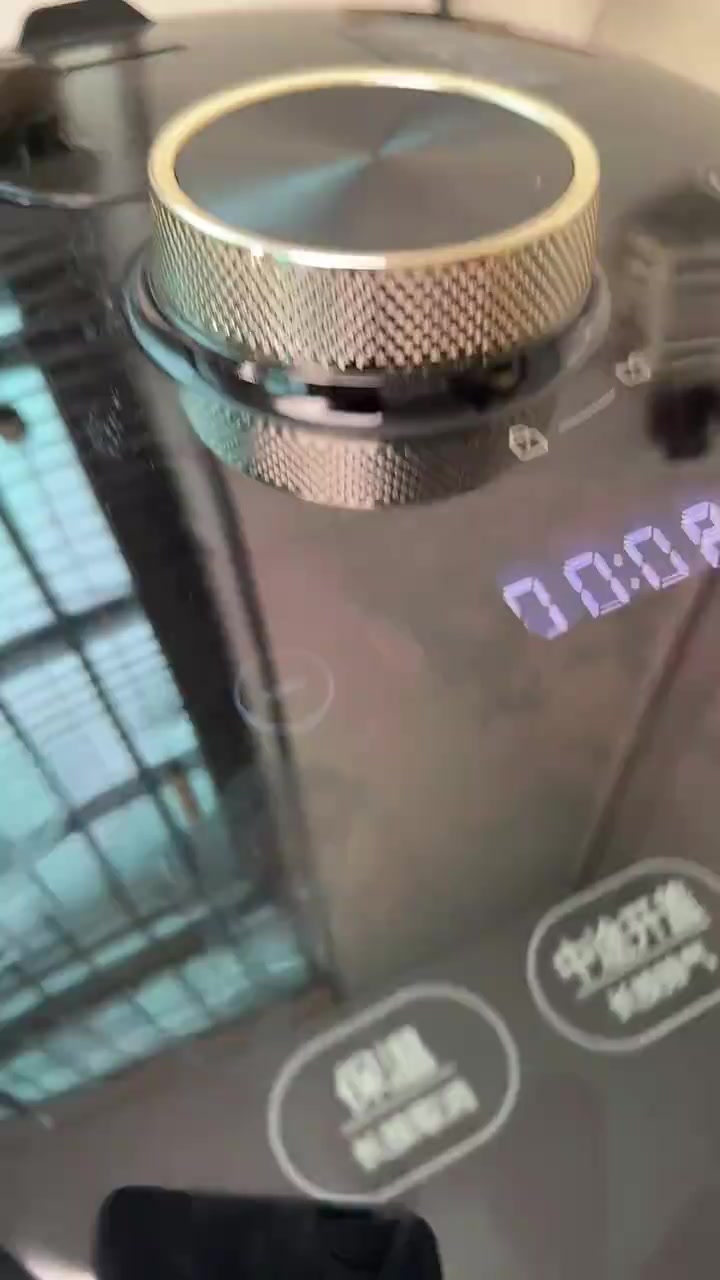 用电饭煲做的盐焗鸡儿子说比外面卖的烤鸡炸鸡都要好吃,做法特别