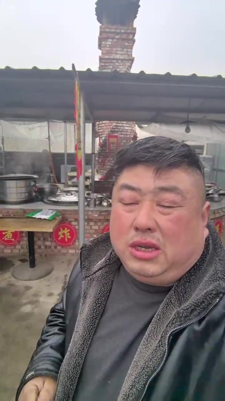 农村人的生活就是这样,乱七八糟一地鸡毛,餐饮业太辛苦了