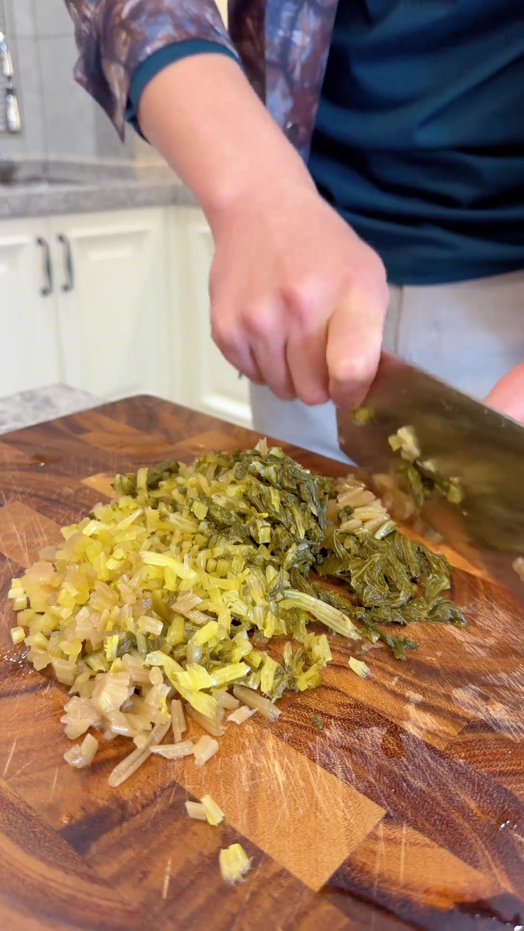 今天给胡女士煮青蟹年糕汤,顺便分一分东西