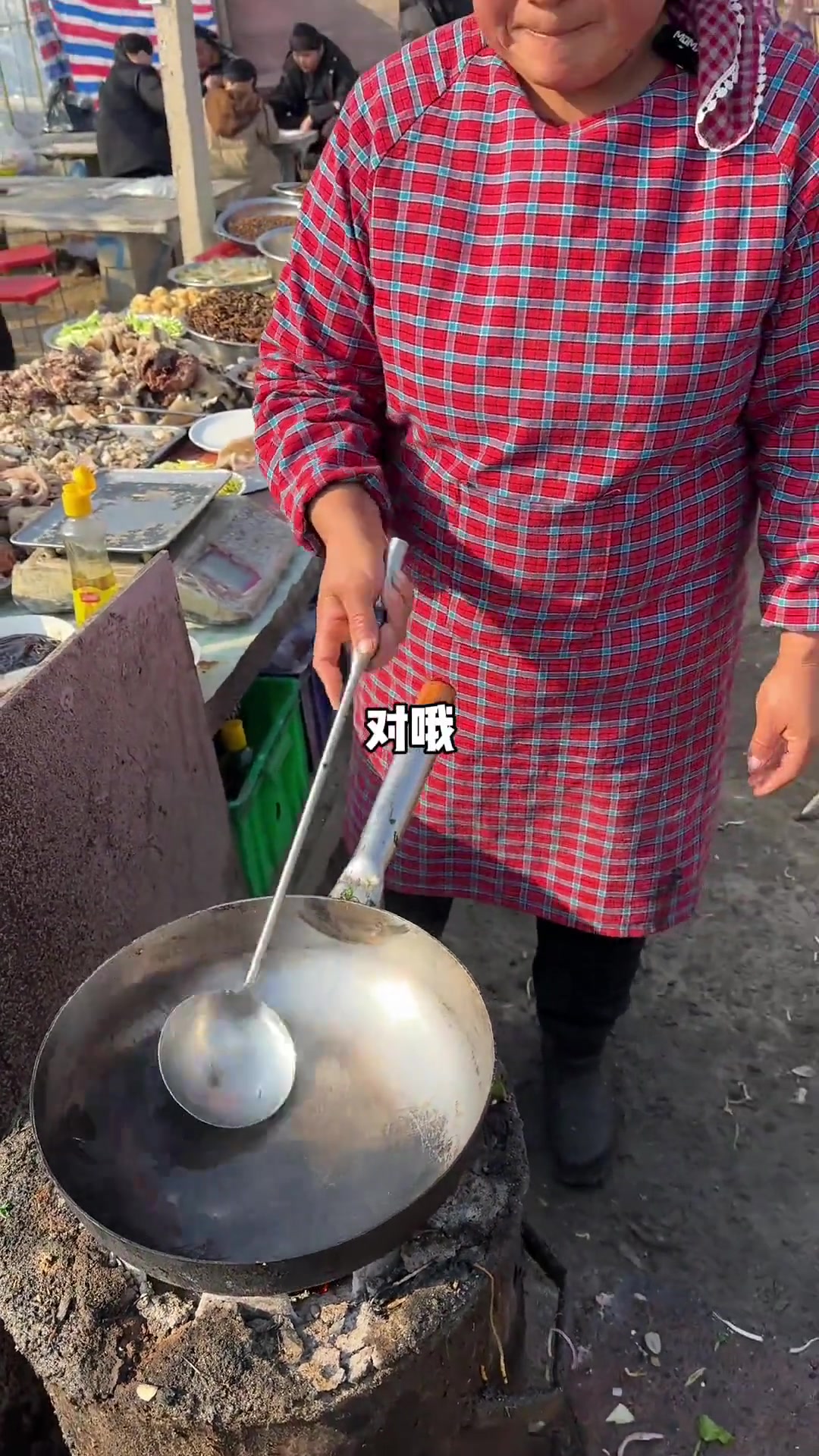 河里野生小炸鱼超香!炸好复炸撒料,快帮我做一份