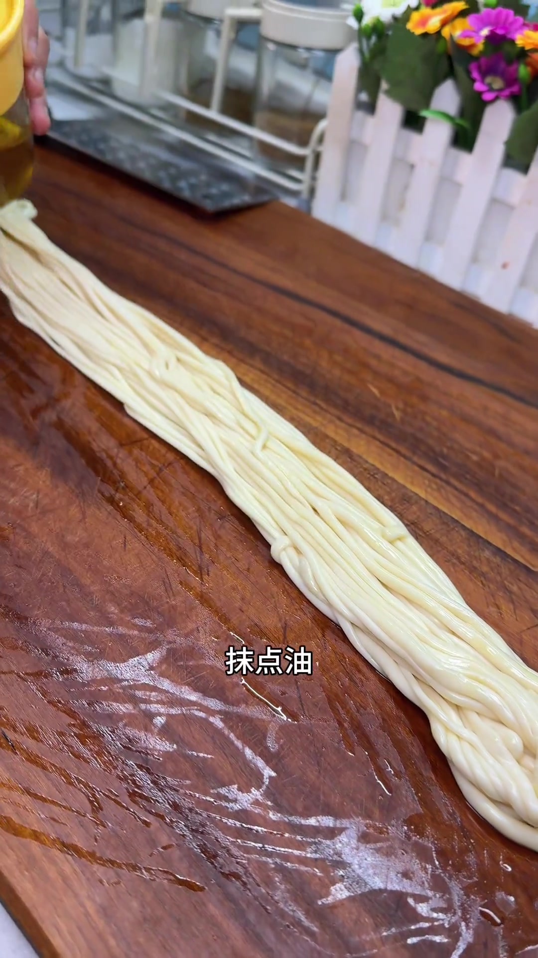 今天带来的是超好吃的家庭版丁丁炒面,快来试试吧