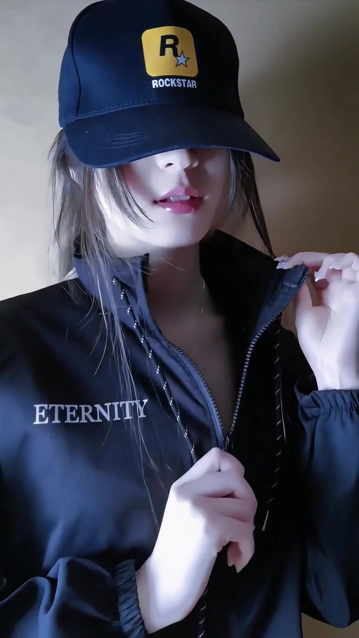 腹肌和人鱼线是我健身的动力