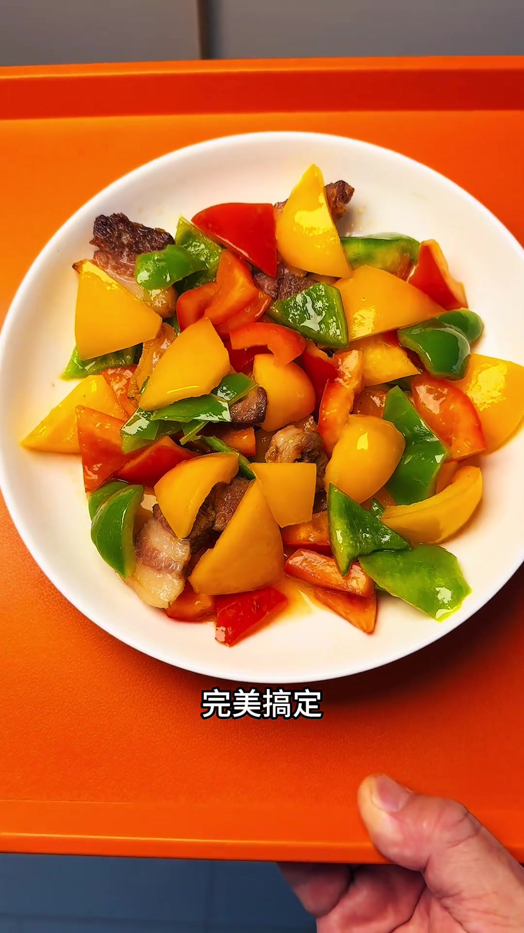今天用一块牛肉做出八道菜:牛油水扯面等