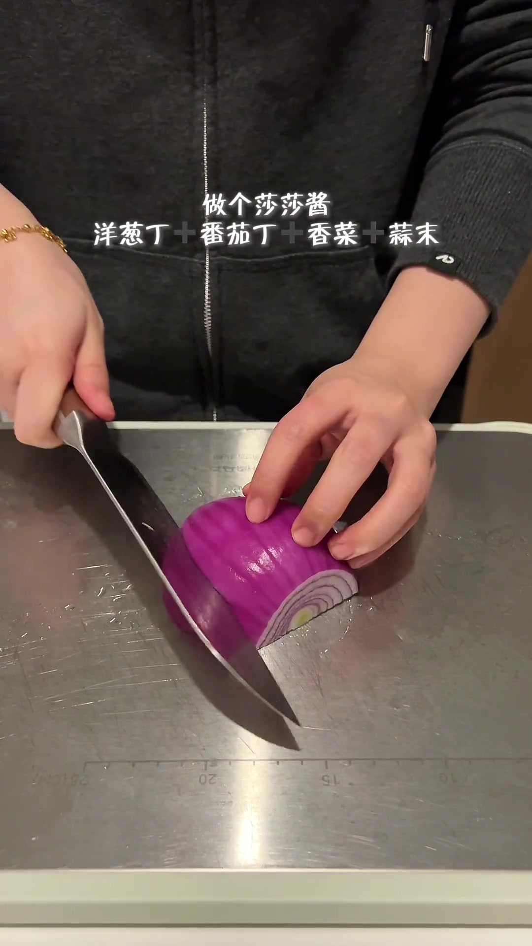 早餐|虾仁莎莎酱贝果香辣烤翅拿铁