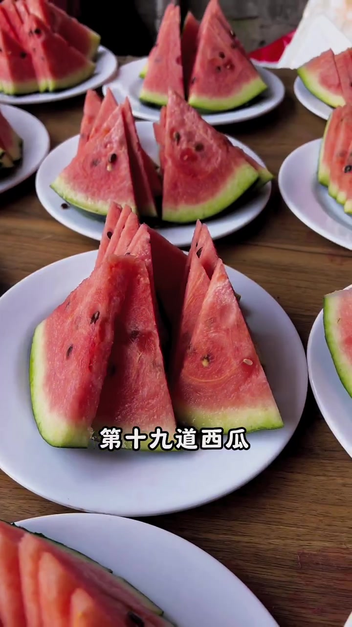 到河南老家了,终于吃上心心念念的乡村大席菜了