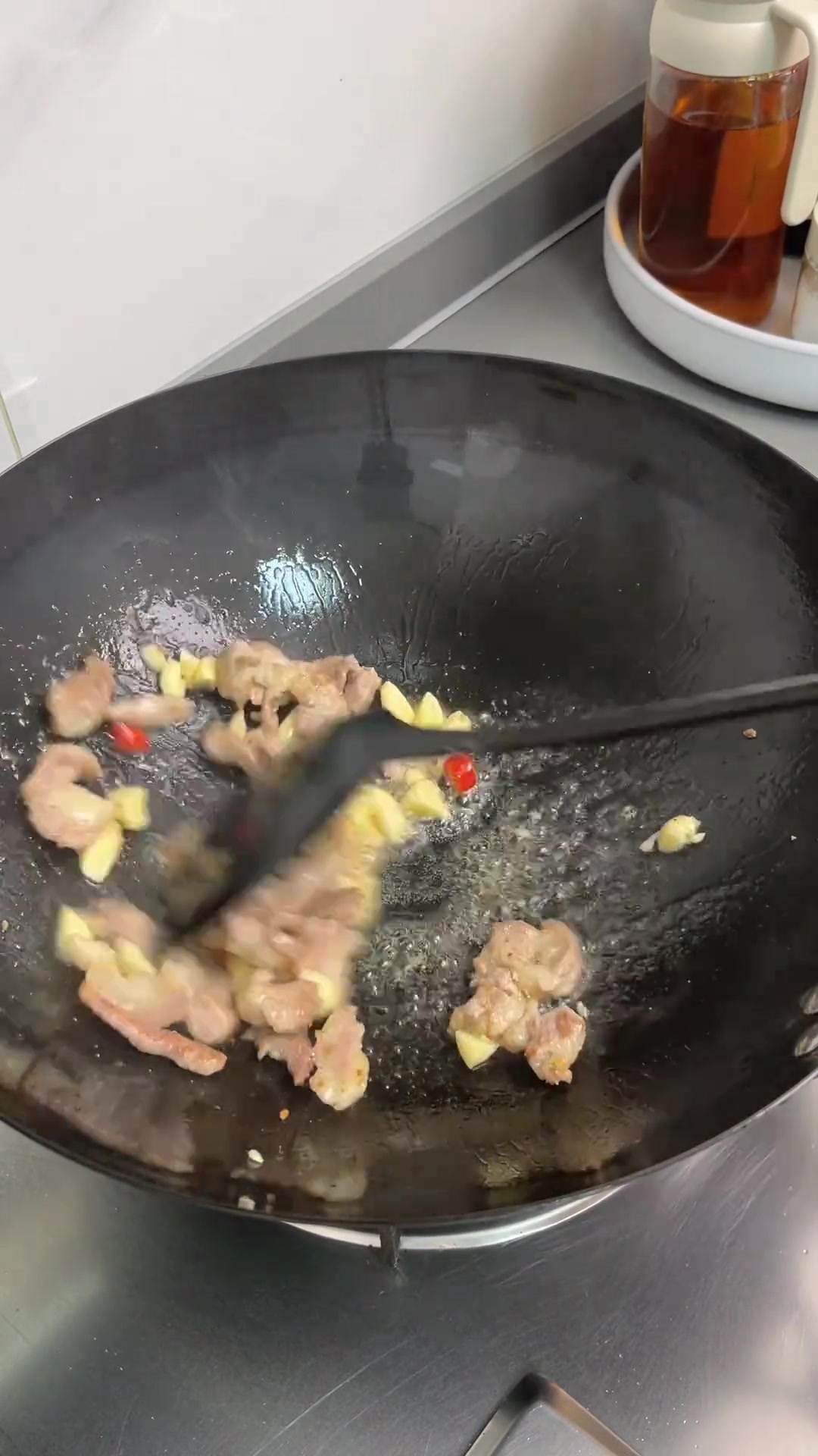 油豆腐烧白菜家常做法,吸满汤汁超下饭